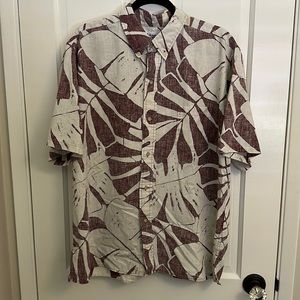 Men’s XL Reyn Spooner more burgundy than red!